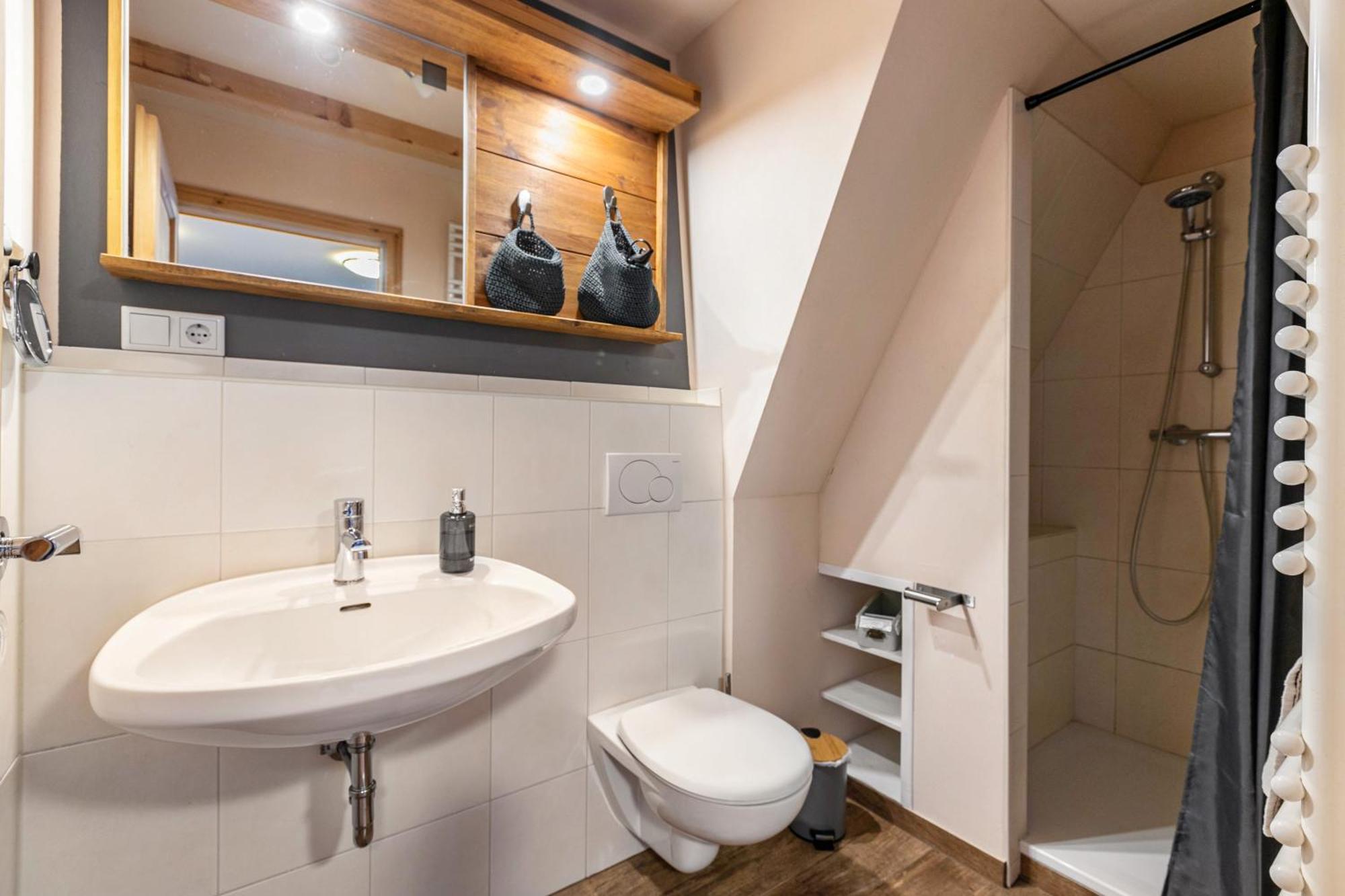 Blauquarz Und Rauchquarz Apartment Reußenköge Екстериор снимка